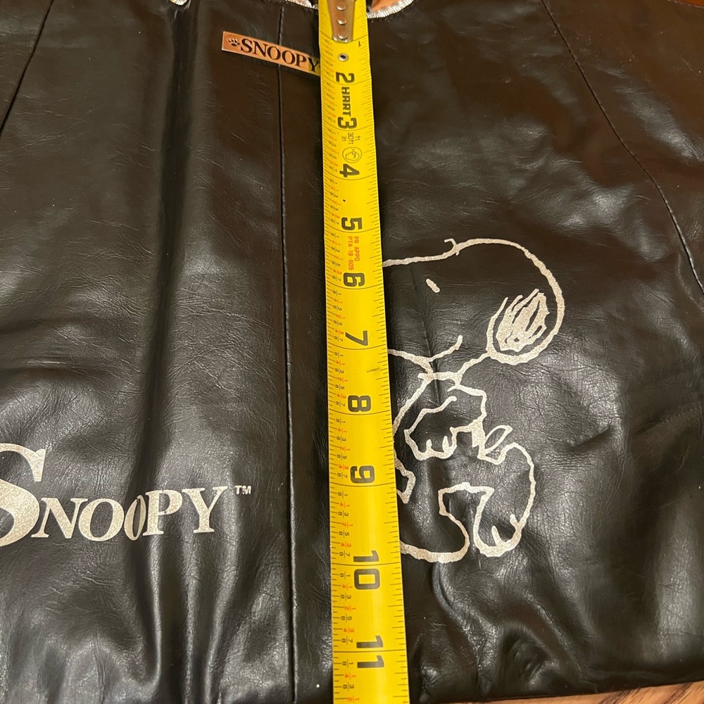 Snoopy Black Tote Bag with Iconic Character Print - Picture 7 of 9